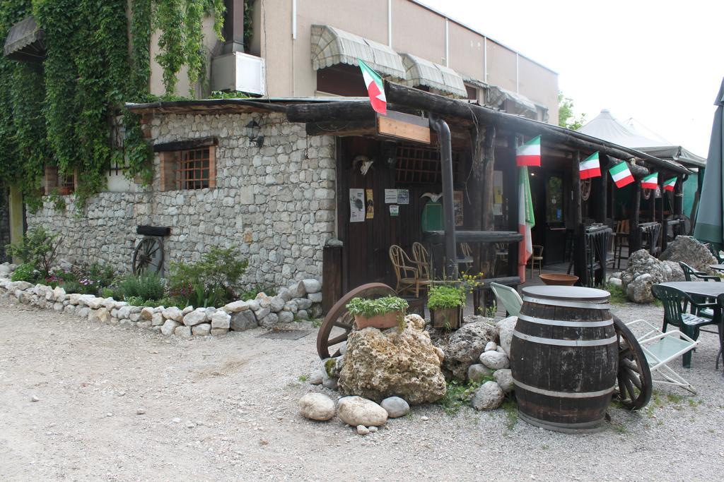 Agriturismo Al Ranch Castello dʼAviano المظهر الخارجي الصورة